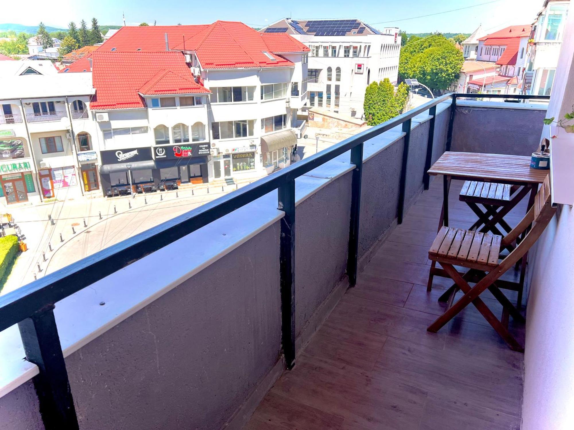 Old Town View- Ultracentral Apartment Търговище Екстериор снимка