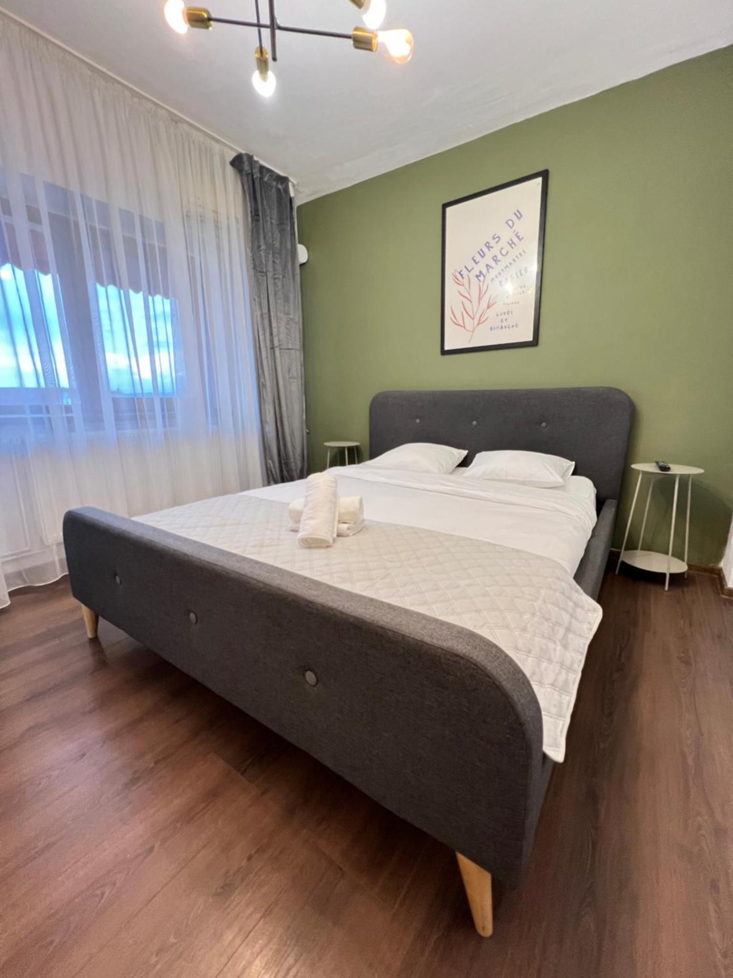 Old Town View- Ultracentral Apartment Търговище Екстериор снимка