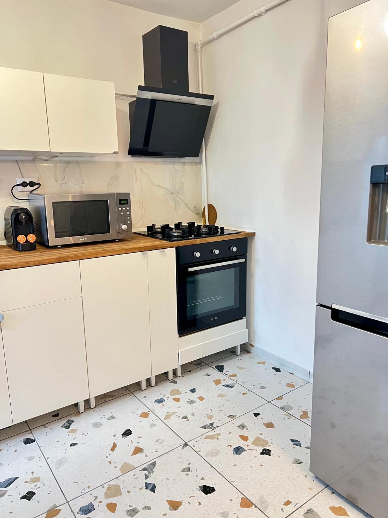 Old Town View- Ultracentral Apartment Търговище Екстериор снимка